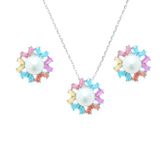 A small set, delicate of gold-plated,studded with colored Cubic zirconia and exquisite pearls.
